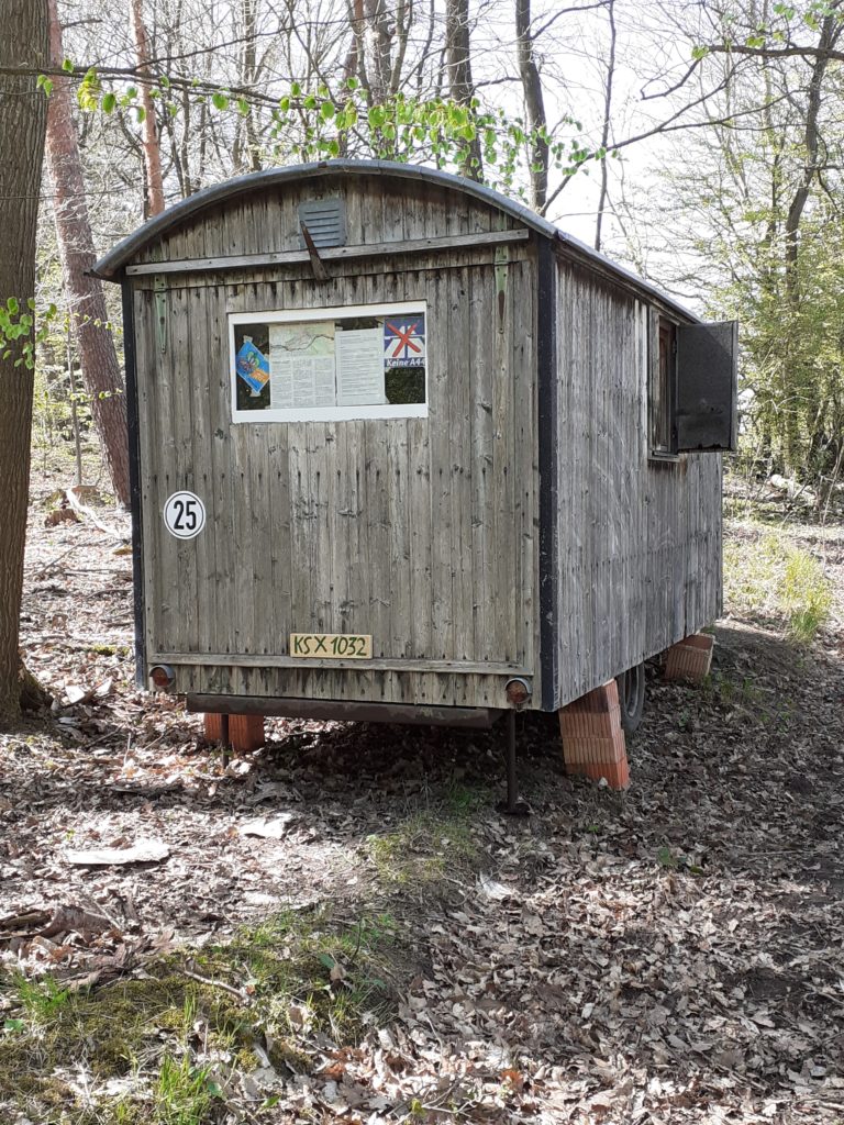 Dauerhafte Mahnwache und Informationspoint der BI im Stiftswald